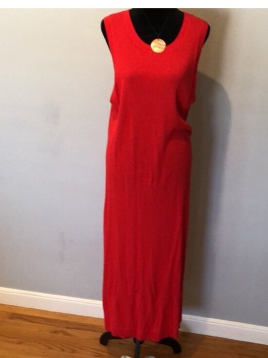 Dresses & Skirts - Elegant Red Sleeveless Maxi Dress